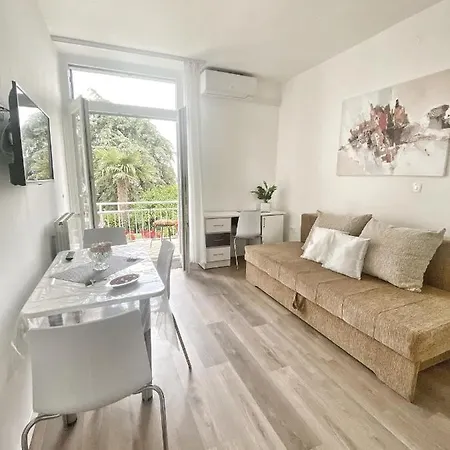 Nika 1 Apartment Ika